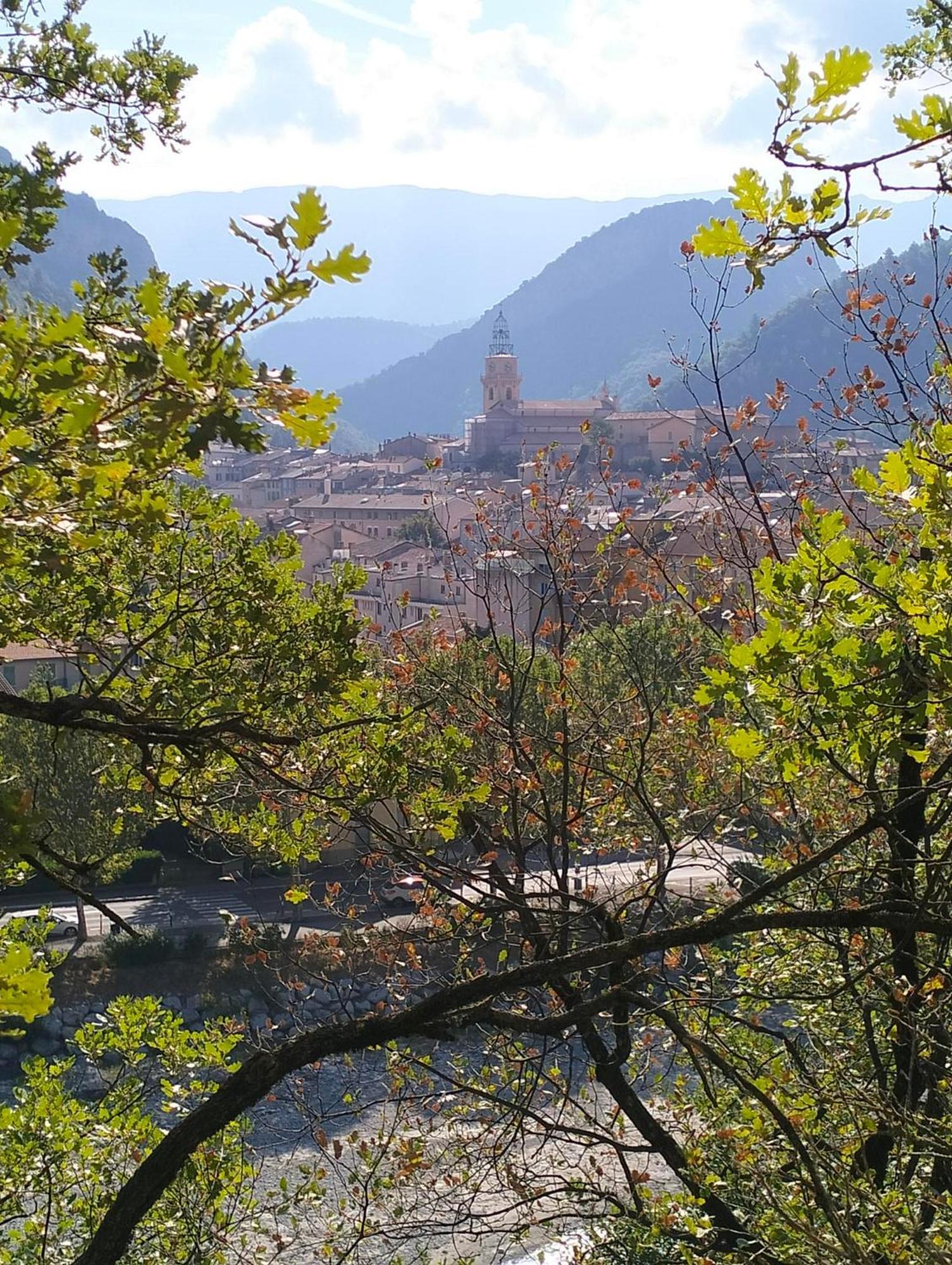 La Provence Vous Attend***!!! - 1Er Etage Digne-les-Bains Luaran gambar